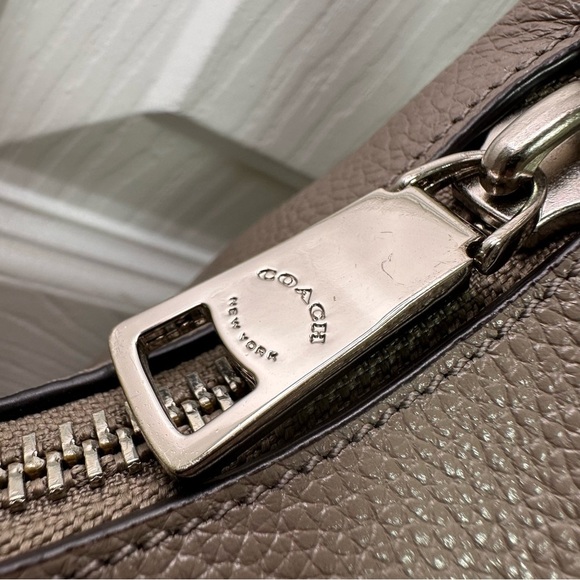 Coach Harley Structured Hobo in Taupe Grey Pebbled Leather Size Large - Picture 12 of 14